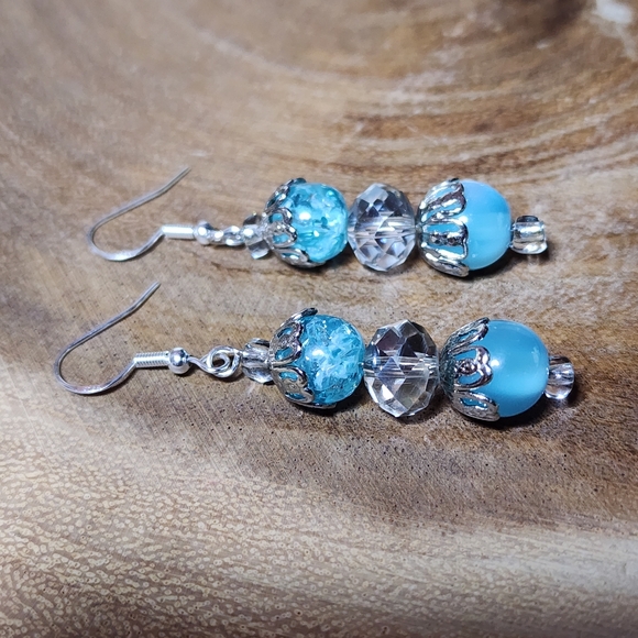 Hand Crafted Elegant Blue and Silver Toned Dangle Earrings - Picture 4 of 9